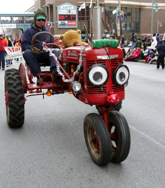 112313-festival-parade-14